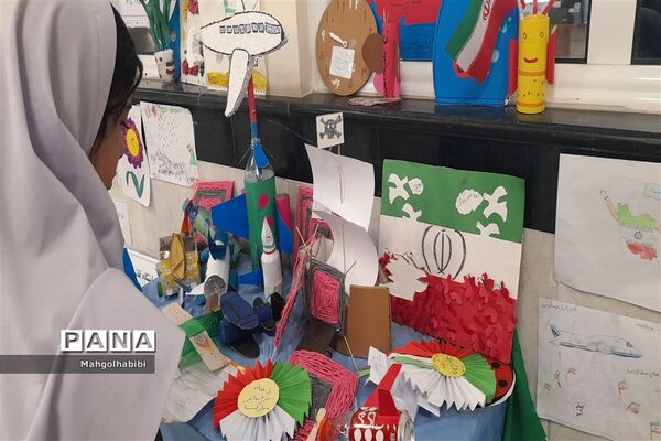 حال و هوای دهه‌ی فجر در دبستان عذرا پورشهریاری