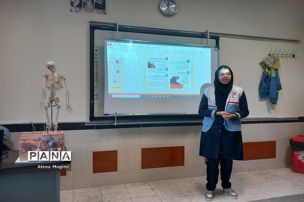 آموزش امدادنجات در مدرسه ۱۵ خرداد شهرستان بجنورد