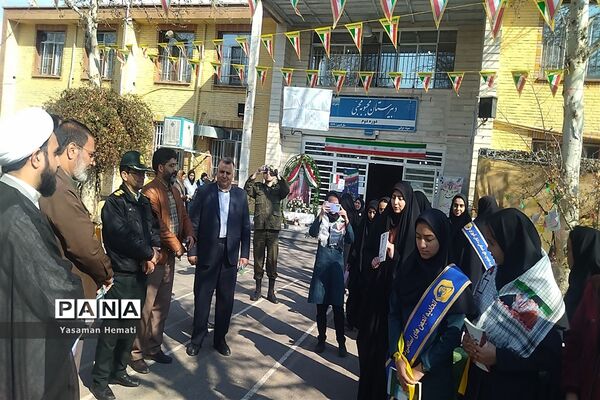 مراسم افتتاح مدرسه انقلاب و اختتامیه هفته فرهنگ وهنر نیشابور