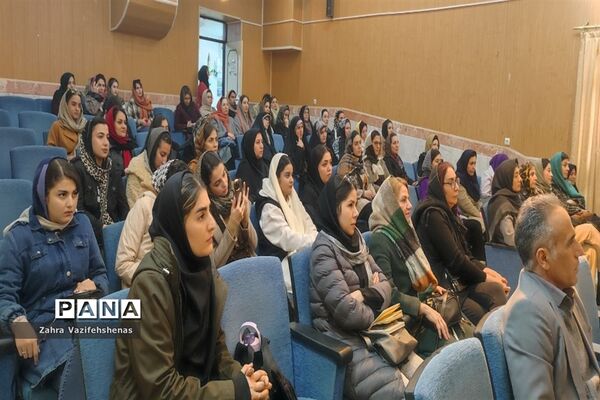 برگزاری کارگاه آموزشی تغذیه و سبک زندگی سالم در شهرستان شیروان
