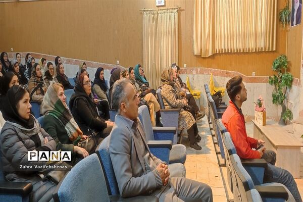 برگزاری کارگاه آموزشی تغذیه و سبک زندگی سالم در شهرستان شیروان