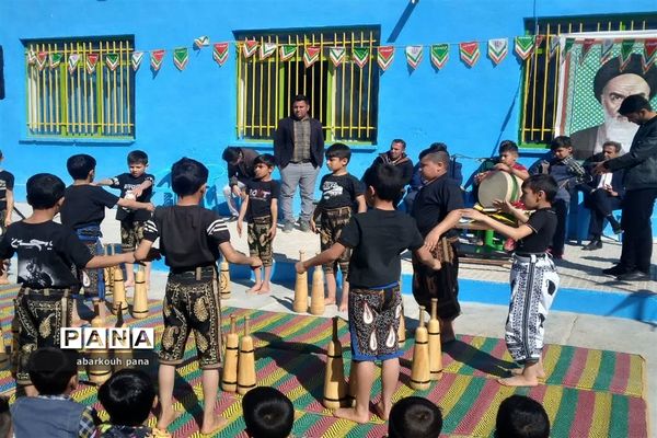 جشن انقلاب در مدارس ابرکوه
