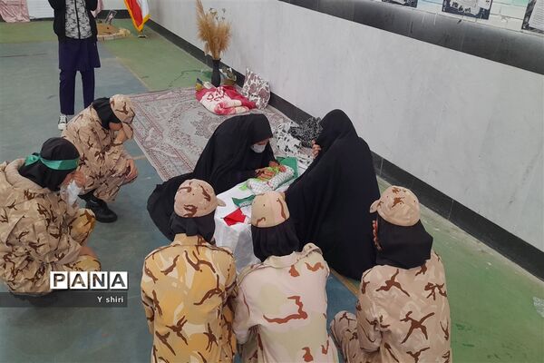 نمایشگاه دانش‌‎آموزی از جنس انقلاب