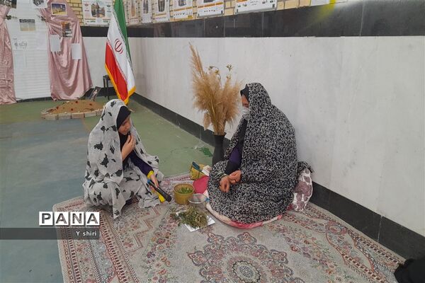 نمایشگاه دانش‌‎آموزی از جنس انقلاب