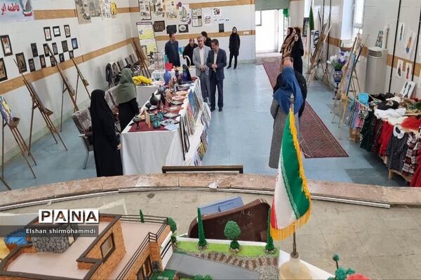 افتتاح نمایشگاه دستاوردهای هنرستان‌های مرند