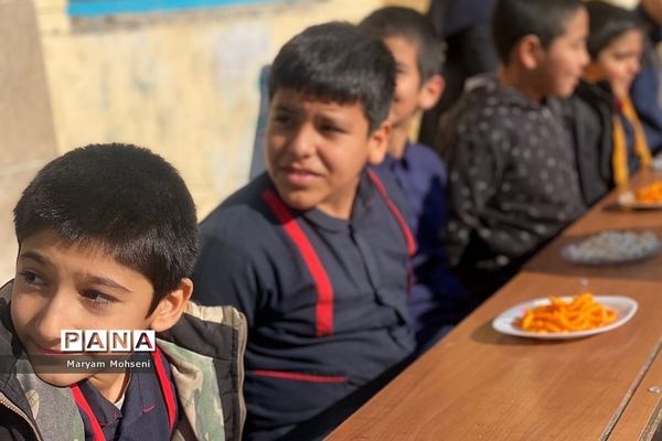 گرامیداشت مبعث پیامبر و دهه فجر در دبستان میثاق فشافویه