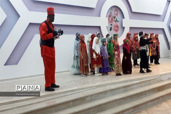 جشن انقلاب در آموزش و پرورش شهرستان ابرکوه