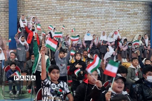 جشن باشکوه دهه فجر و تقدیر از دانش‌آموزان نمونه در شهرستان پیشوا