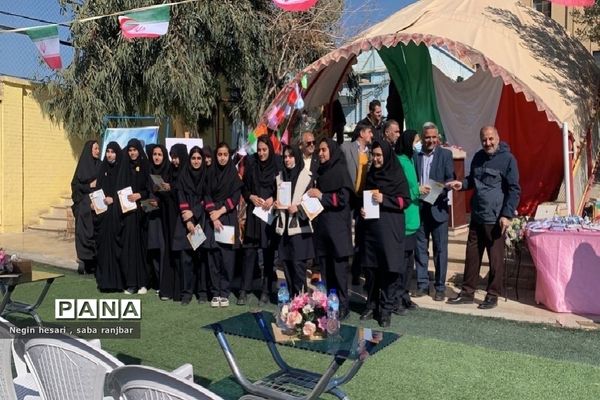 جشن باشکوه دهه فجر و تقدیر از دانش‌آموزان نمونه در شهرستان پیشوا