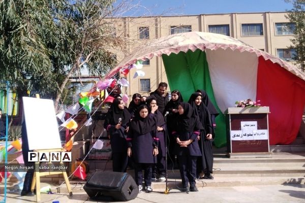 جشن باشکوه دهه فجر و تقدیر از دانش‌آموزان نمونه در شهرستان پیشوا