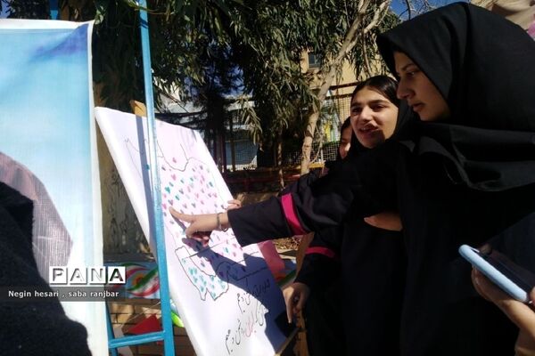 جشن باشکوه دهه فجر و تقدیر از دانش‌آموزان نمونه در شهرستان پیشوا
