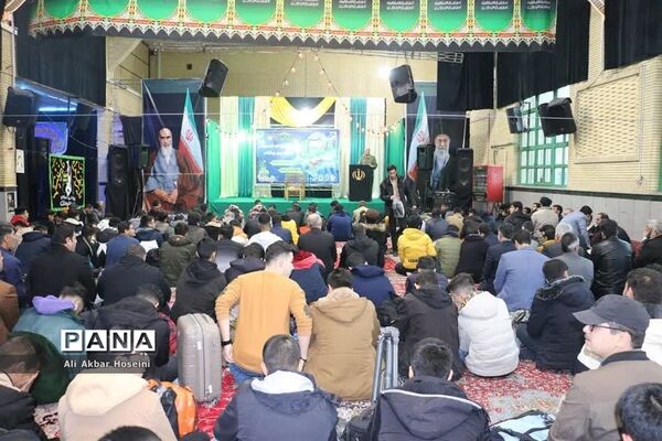 آیین بدرقه ۲۲۰ دانش‌آموز پسر شهرستان ورامین به اردوی راهیان نور