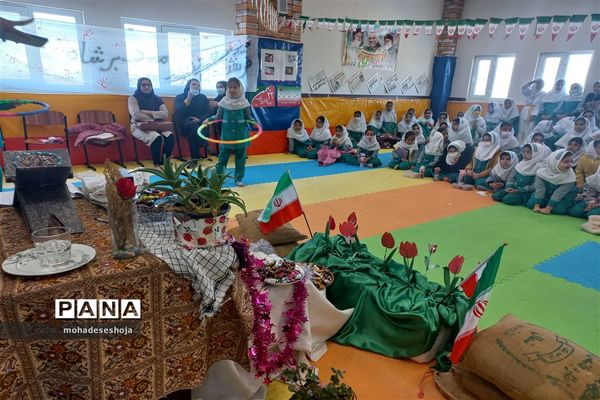 جشن دهه فجر در آموزشگاه صدیقه‌کبری شهرستان فیروزکوه