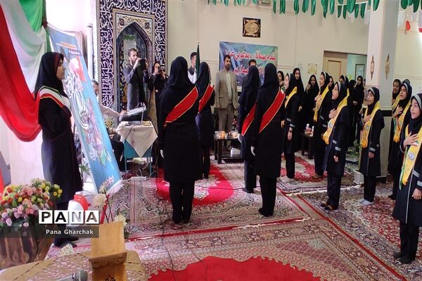 برگزاری مانور یاوران انقلاب در دبیرستان حضرت زینب (س) قرچک‌
