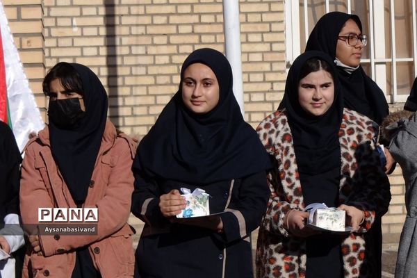 برگزاری مراسم تقدیر از دانش‌آموزان برتر و ساعی دبیرستان عترت