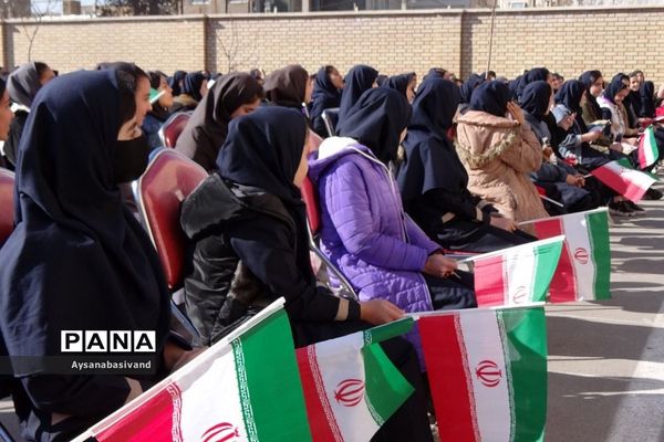 برگزاری مراسم تقدیر از دانش‌آموزان برتر و ساعی دبیرستان عترت