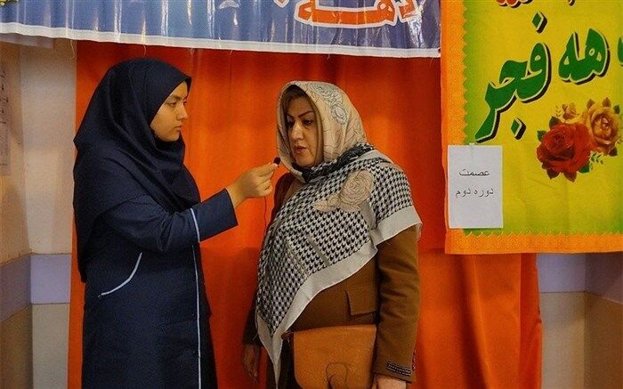 یکی از تغییرات مهم در آموزش و پرورش پس از انقلاب، ایجاد تحول در کتاب‌های درسی بود/فیلم