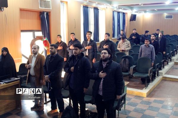 بدرقه دانش‌آموزان به اردو راهیان نور شهر جوادآباد