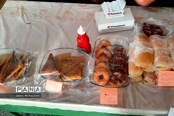 بزرگداشت ایام‌الله دهه فجر در مدارس ناحیه یک شهرری