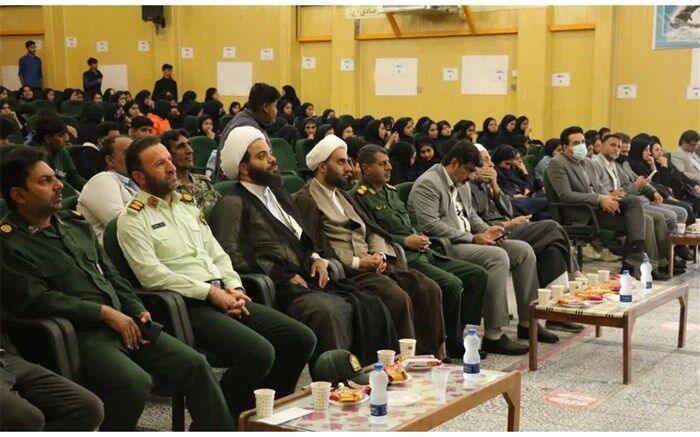 آینده کشور به دست دانش‌آموزان رقم خواهد خورد
