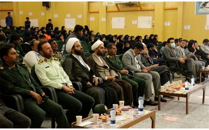آینده کشور به دست دانش‌آموزان رقم خواهد خورد