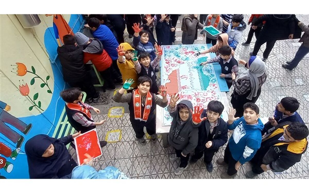 دانش‌آموزان دهه نودی در همایش یاوران انقلاب ناحیه 2 قزوین  با آرمان‌های انقلاب تجدید بیعت کردند/ فیلم