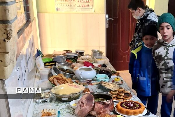 جشنواره غذای سالم در ایام دهه فجر در دبستان هموطن۲ رودهن