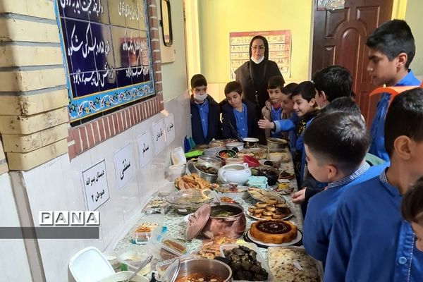 جشنواره غذای سالم در ایام دهه فجر در دبستان هموطن۲ رودهن