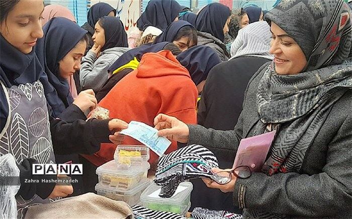 هدف از برپایی بازارچه کسب و کار مدرسه‌ای، مدیریت اقتصادی دانش‌آموزان است
