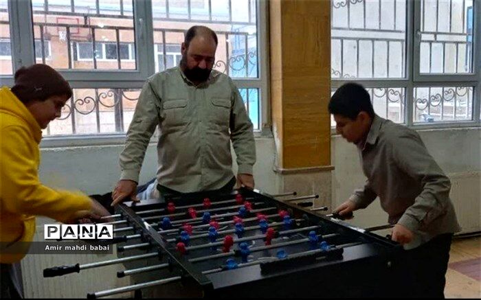 برگزاری جام ورزشی فجر در دو مدرسه رودهن/فیلم