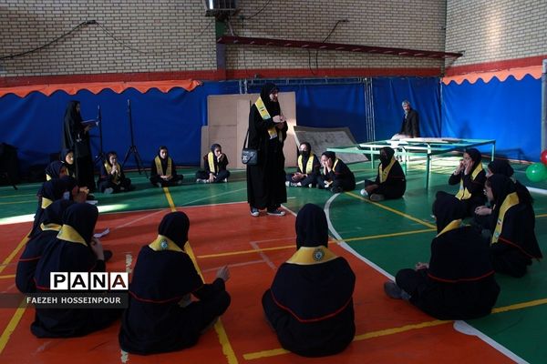 مانور یاوران انقلاب در بهارستان دو