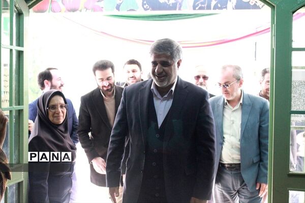 جشنواره کیک جشن انقلاب در مدرسه امام موسی کاظم (ع)