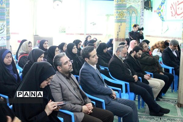 جشنواره کیک جشن انقلاب در مدرسه امام موسی کاظم (ع)