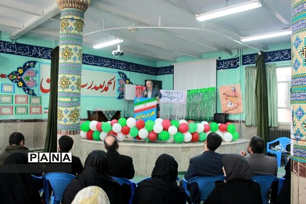 جشنواره کیک جشن انقلاب در مدرسه امام موسی کاظم (ع)