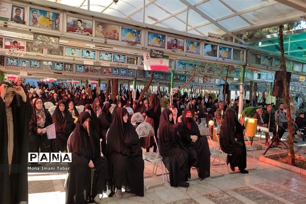 گلباران مزار شهدای قم در دهه فجر