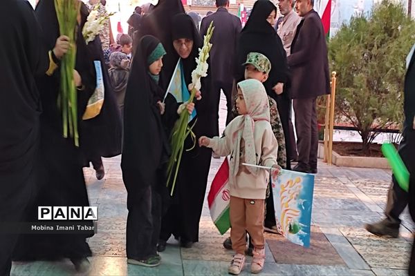 گلباران مزار شهدای قم در دهه فجر