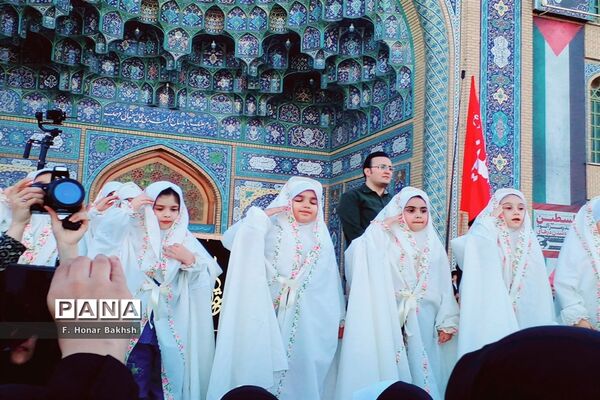 نخستین اجرای سرود «فرمانده مهدی» در مسجد جمکران