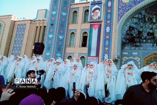 نخستین اجرای سرود «فرمانده مهدی» در مسجد جمکران