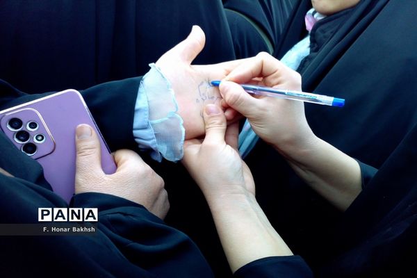 نخستین اجرای سرود «فرمانده مهدی» در مسجد جمکران