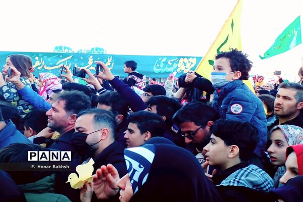 نخستین اجرای سرود «فرمانده مهدی» در مسجد جمکران