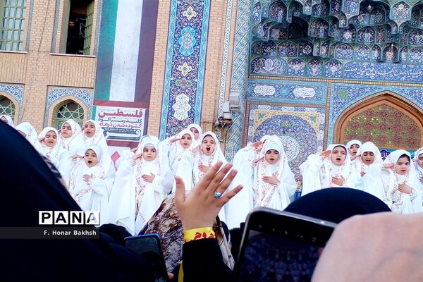 نخستین اجرای سرود «فرمانده مهدی» در مسجد جمکران