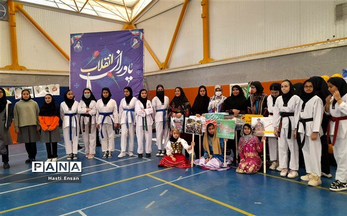 برگزاری مراسم یاوران انقلاب ناحیه ۷مشهد/ فیلم