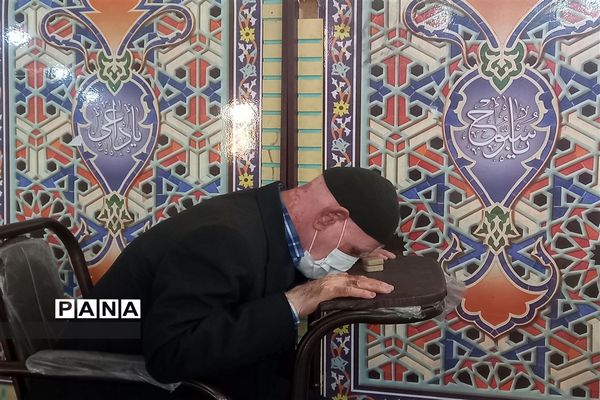 میز خدمت در نمازجمعه شهرستان قدس به‌مناسبت دهه فجر در شهرستان قدس