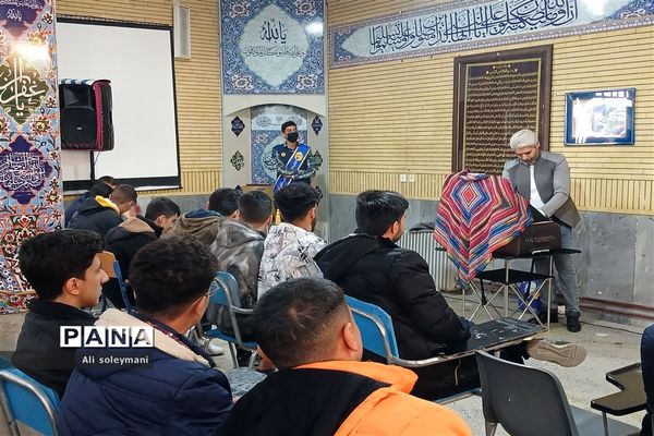 جشن انقلاب در دبیرستان شاهد شهید حاج‌ عباس نجفی