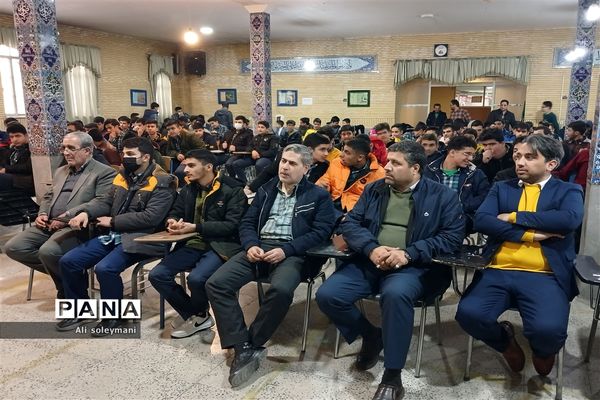 جشن انقلاب در دبیرستان شاهد شهید حاج‌ عباس نجفی