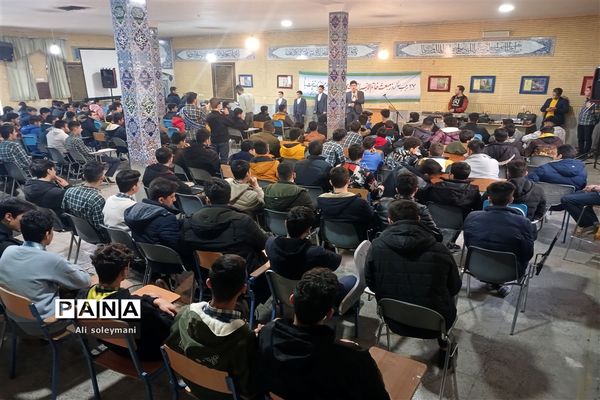 جشن انقلاب در دبیرستان شاهد شهید حاج‌ عباس نجفی