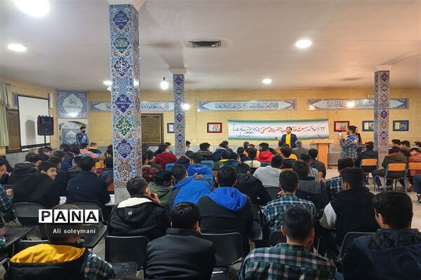جشن انقلاب در دبیرستان شاهد شهید حاج‌ عباس نجفی