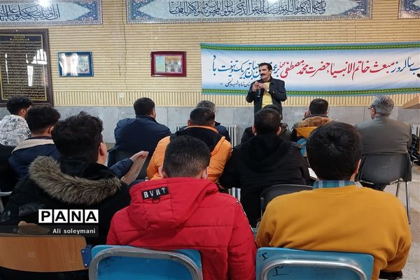 جشن انقلاب در دبیرستان شاهد شهید حاج‌ عباس نجفی