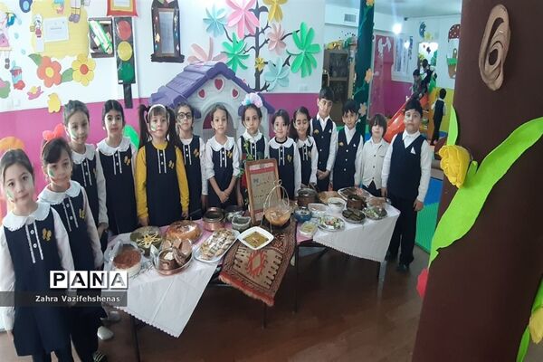 جشن انقلاب و ۲۲ بهمن در مهد کودک گل‌های هستی شهرستان شیروان
