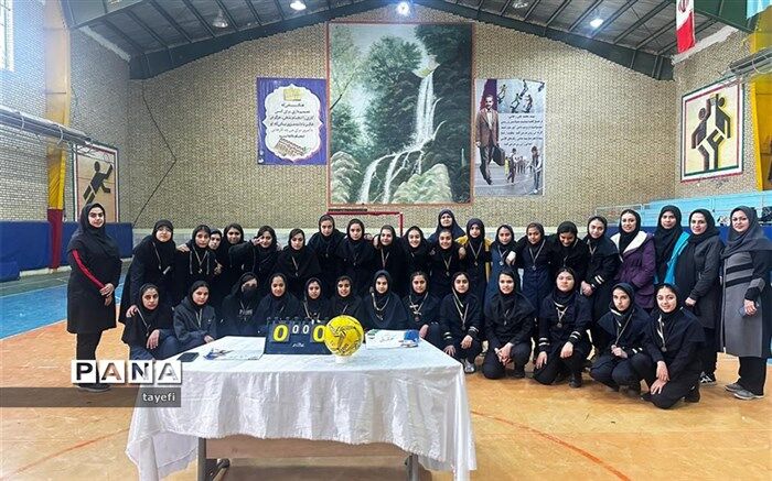 مسابقات فوتسال دختران مقطع متوسطه اول چناران به ایستگاه پایانی رسید